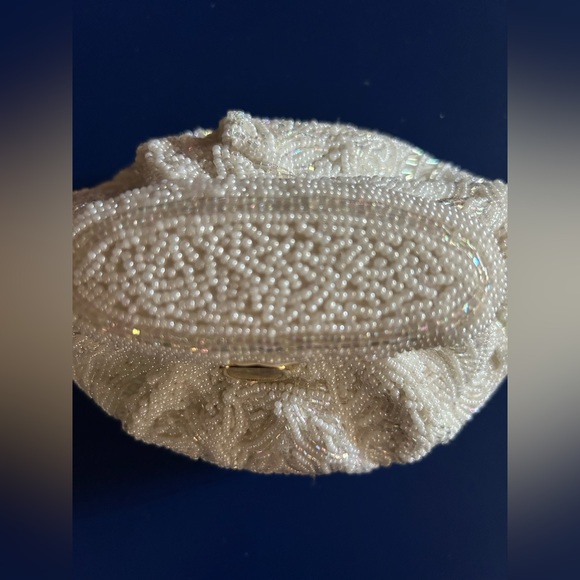 White beaded bag, perfect for a bride - Picture 11 of 13